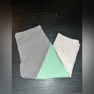 🎄 Xersion Capri Leggings